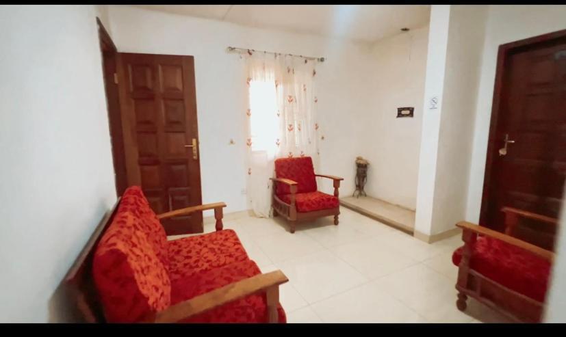 Zunox Guest House Freetown Esterno foto