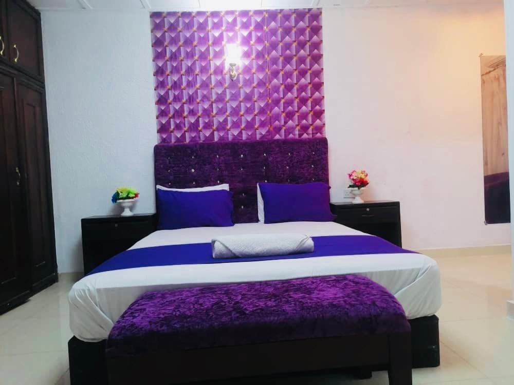 Zunox Guest House Freetown Esterno foto
