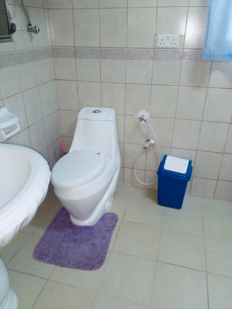 Zunox Guest House Freetown Esterno foto