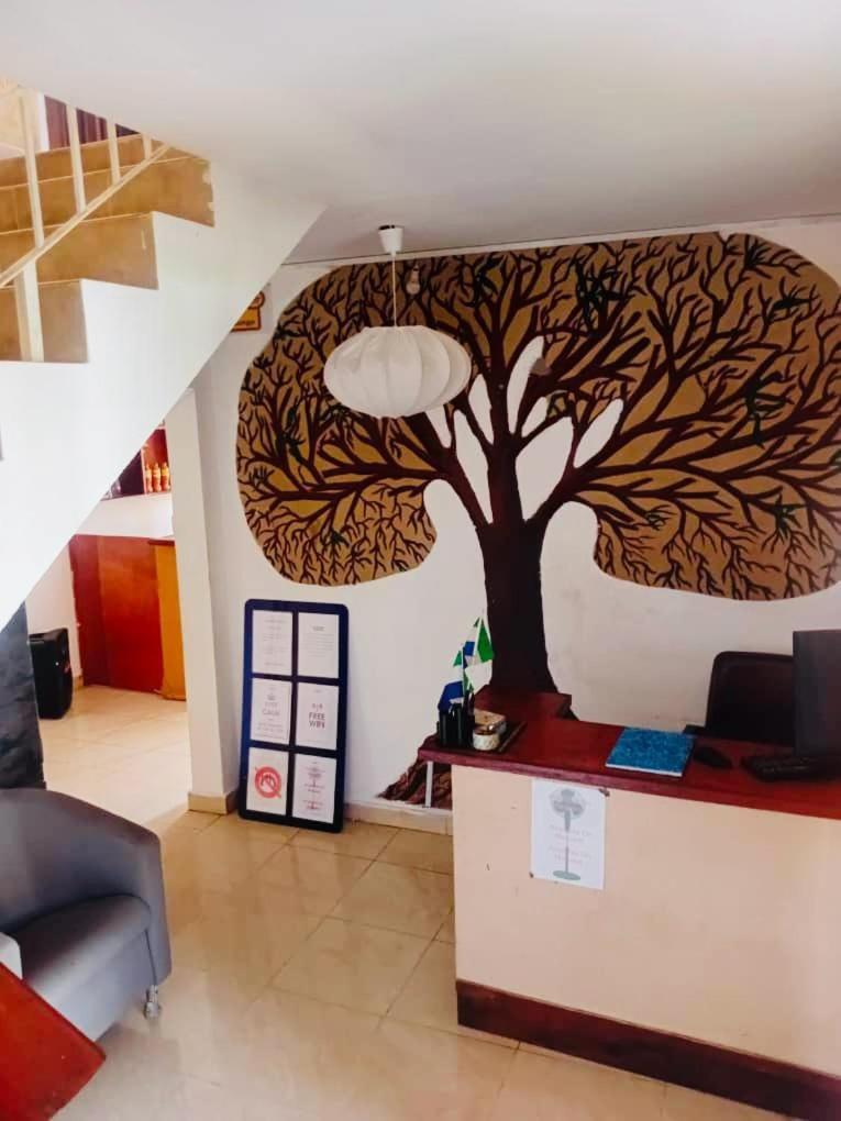 Zunox Guest House Freetown Esterno foto